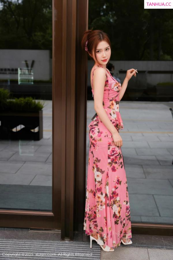   [XiuRen]高清写真图 2025.11.06 No.10954 白芷yy 紫色内衣第10张图片